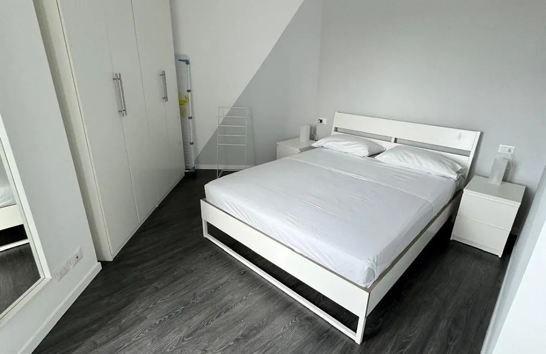 Navigli Apartment-1